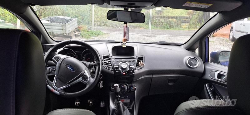 Usata Ford Fiesta ST 182 CV (133 kW) 2017 Blu Utilitaria