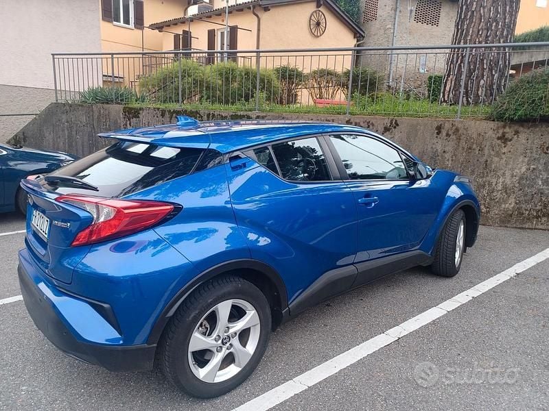 Usata Toyota C-HR Lounge 98 CV (72 kW) 2018 SUV