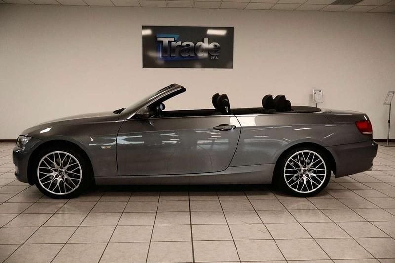 Grigio Usata 2009 BMW 320 Cabriolet Cabrio | 11.900 € (Ottimo prezzo) - Immagine 1/4