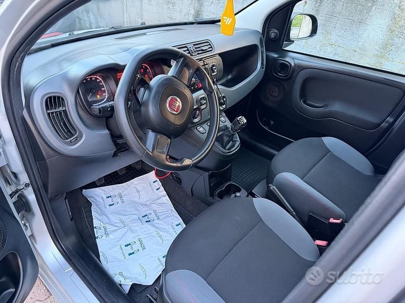 Usata Fiat Panda Lounge 69 CV (50 kW) 2019 Grigio Utilitaria