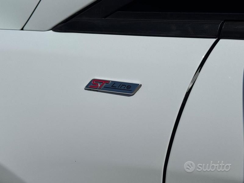 Usata Ford Fiesta ST-Line 85 CV (62 kW) 2017 Bianco Berlina