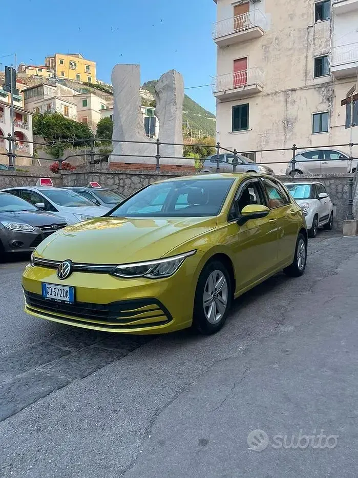 Usata VW Golf VII Life 116 CV (85 kW) 2021 Giallo Utilitaria