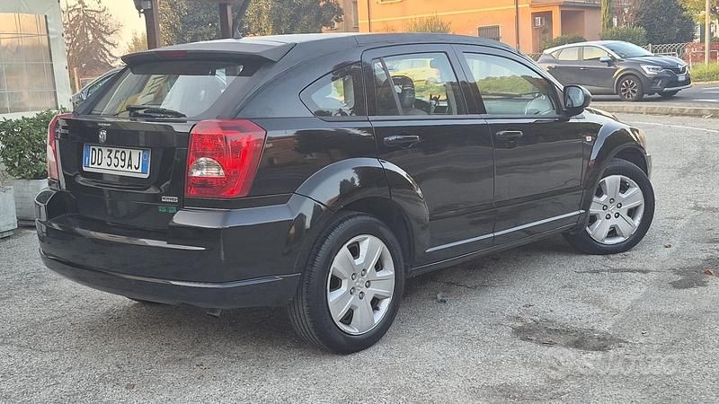 Usata Dodge Caliber SXT 140 CV (102 kW) 2006 Nero Utilitaria
