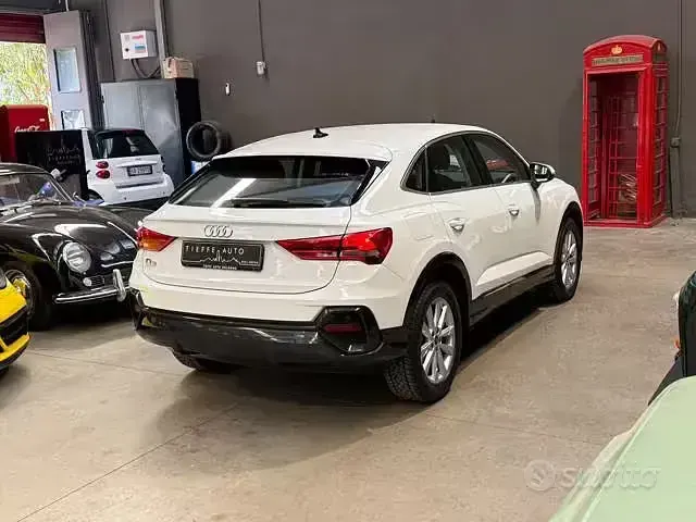Usata Audi Q3 150 CV (110 kW) 2023 Bianco metallizzato SUV