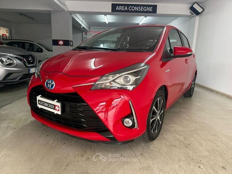 Rosso Usata 2019 Toyota Yaris Hybrid Business Edition Tre volumi | 11.900 € (Buon prezzo) - Immagine 1/4