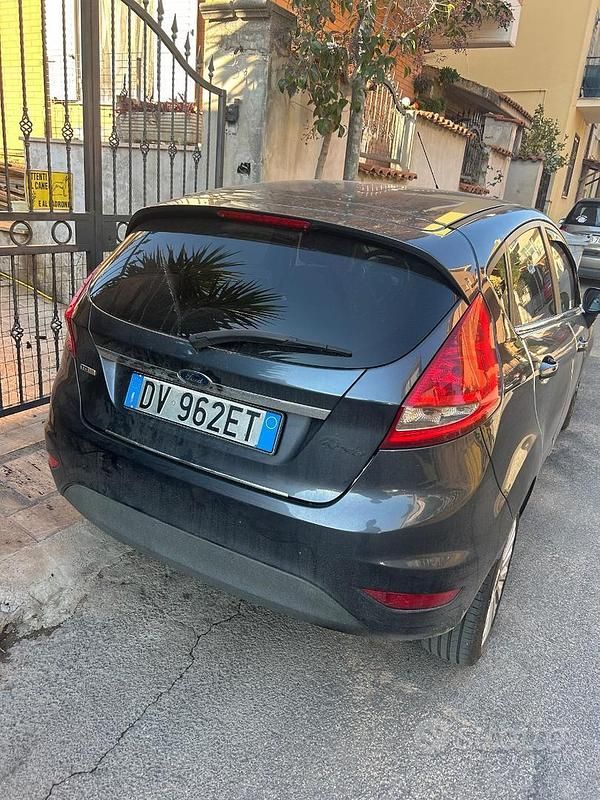 Usata Ford Fiesta 68 CV (50 kW) 2009 Blu Berlina