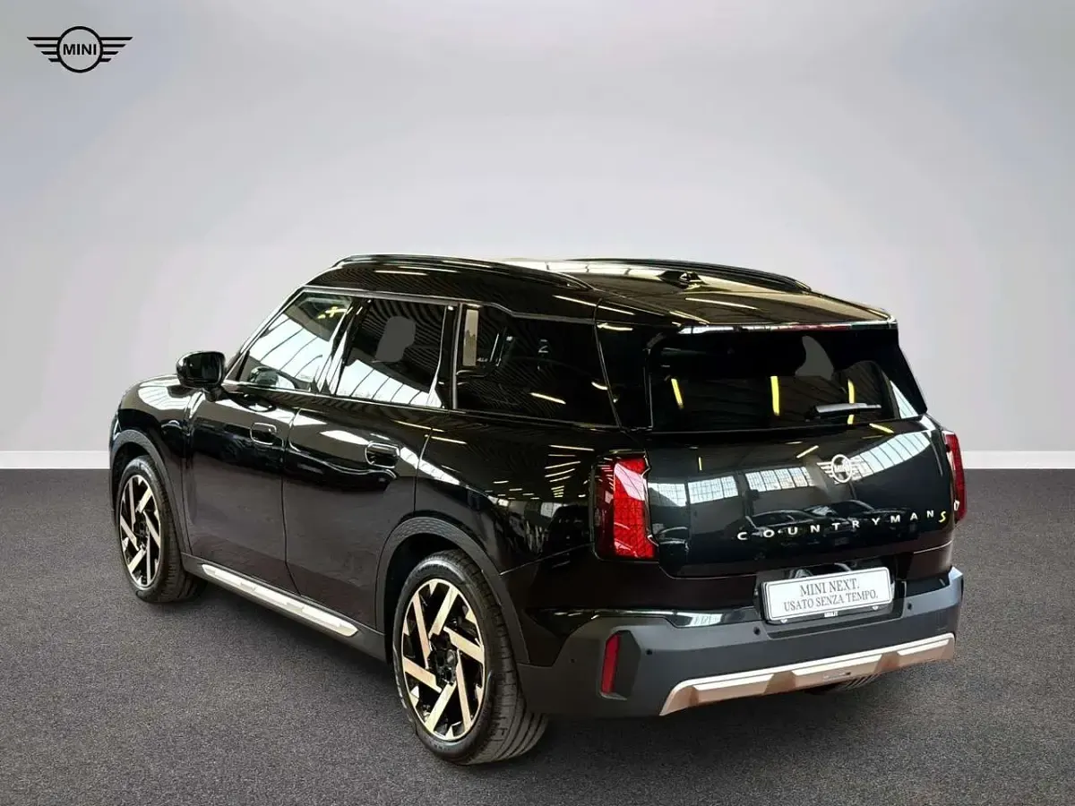 Nuova Mini Countryman Favoured 225 kW (306 CV) 2026 Nero SUV