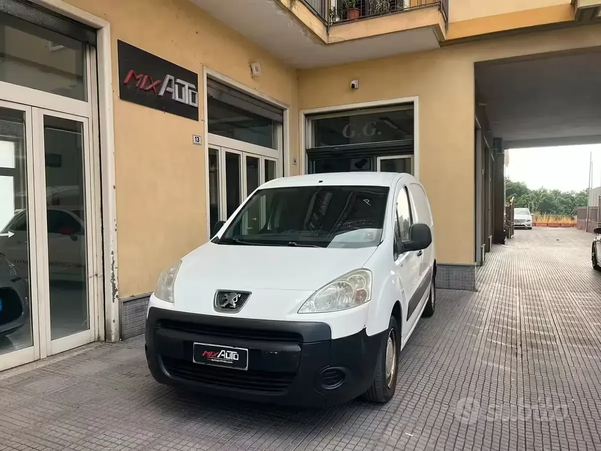 Usata Peugeot Partner 90 CV (66 kW) 2011 Bianco