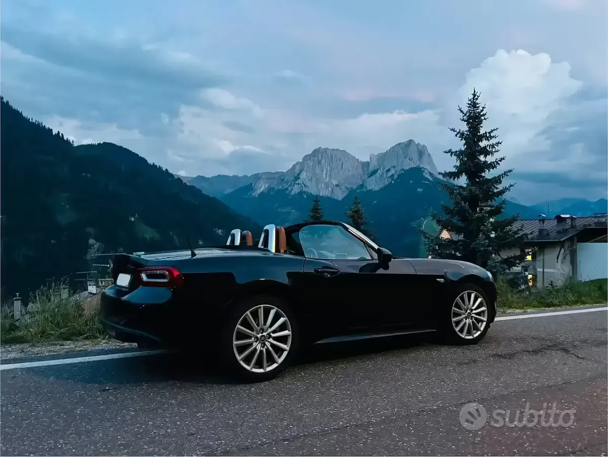 Usata Fiat 124 Spider Lusso 140 CV (102 kW) 2018 Nero Cabrio