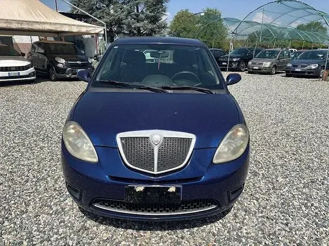 Usata Lancia Ypsilon 60 CV (44 kW) 2007 Blu Utilitaria