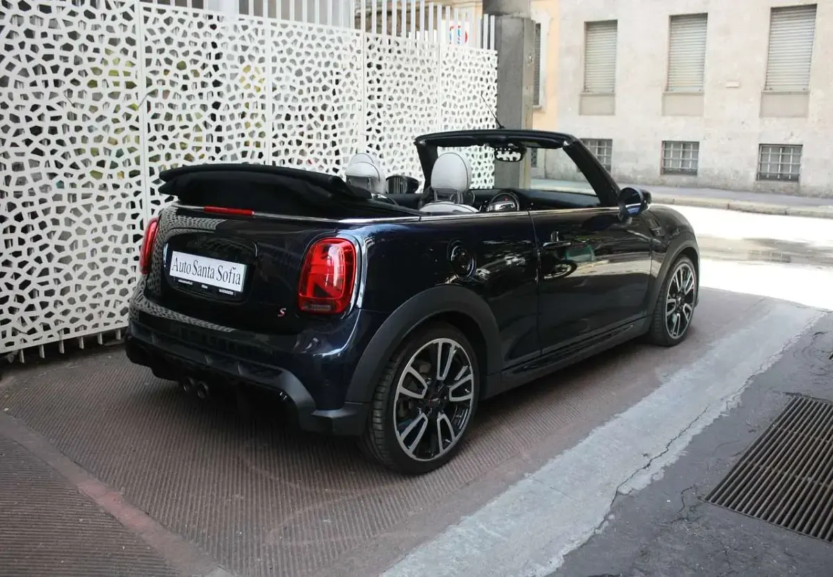 Usata Mini Cooper S Cabriolet 178 CV (130 kW) 2022 Enigmatic black. met Cabrio
