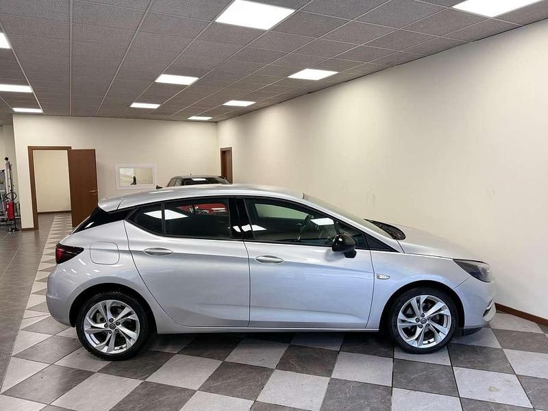 Usata Opel Astra GS Line 105 CV (77 kW) 2021 Argento Berlina
