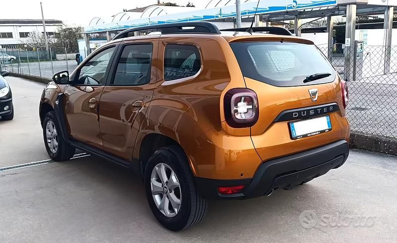 Usata Dacia Duster Comfort 101 CV (74 kW) 2020 Arancione SUV