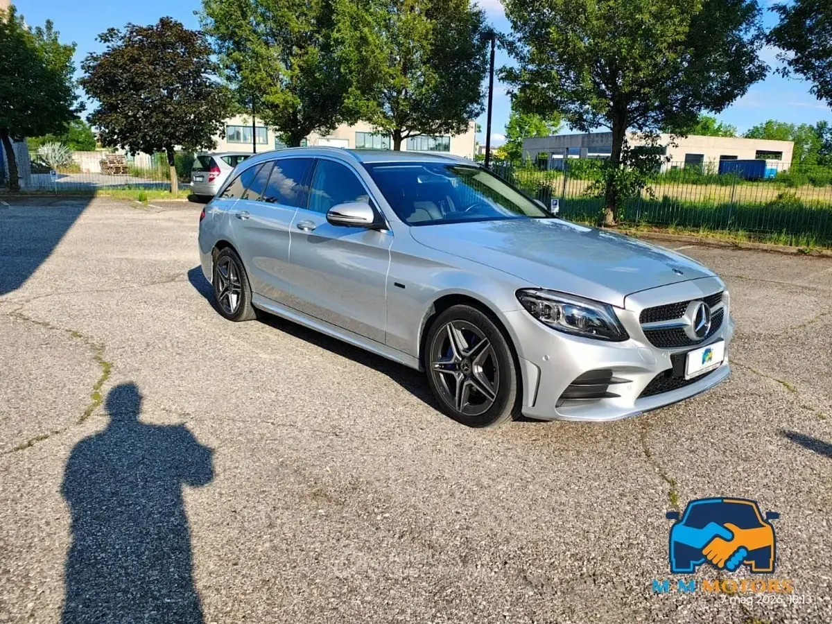 Usata Mercedes EQC400 Premium 142 kW (194 CV) 2020 Gray SUV