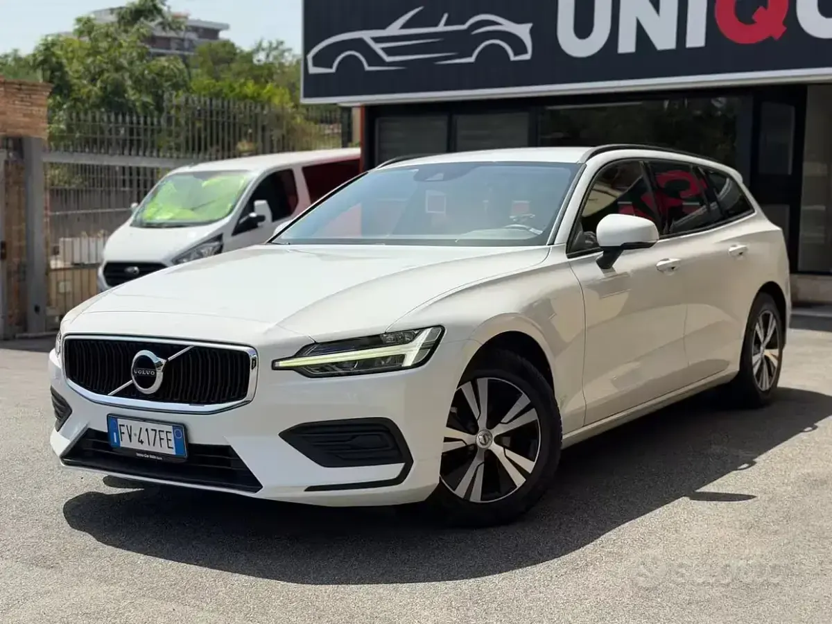 Usata Volvo V60 Business Edition 150 CV (110 kW) 2019 Bianco Station wagon