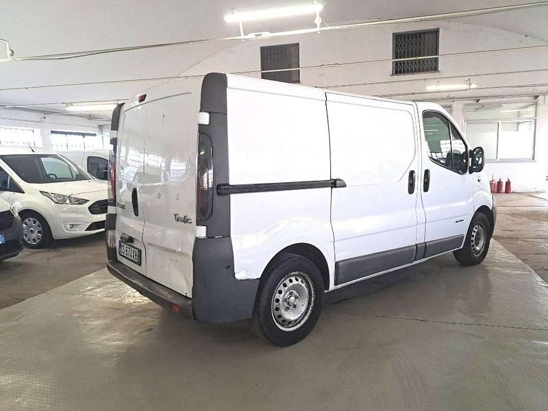 Usata Renault Trafic 101 CV (74 kW) 2005 Bianco Monovolume