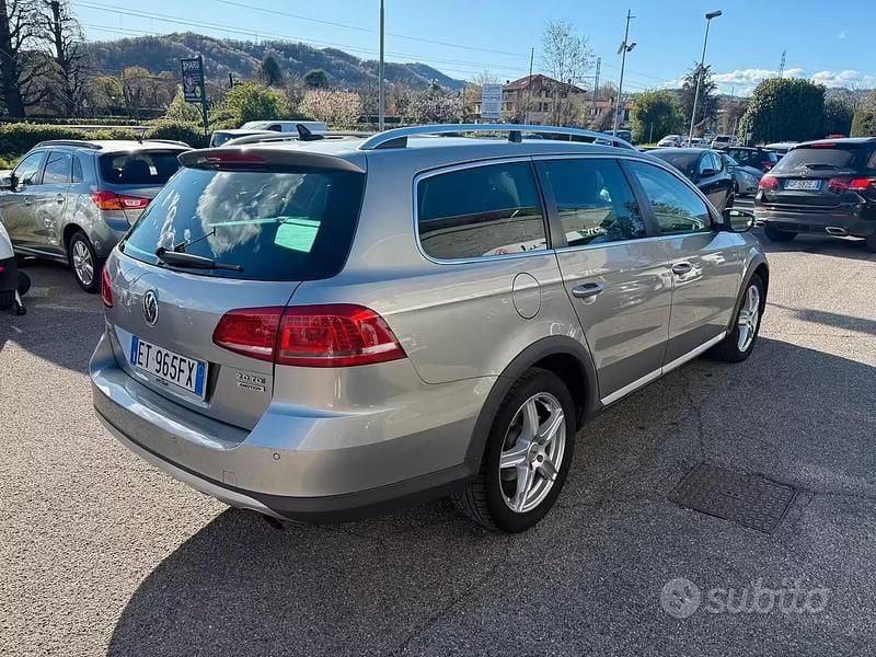 Usata VW Passat Alltrack Highline 177 CV (130 kW) 2014 Grigio Station wagon