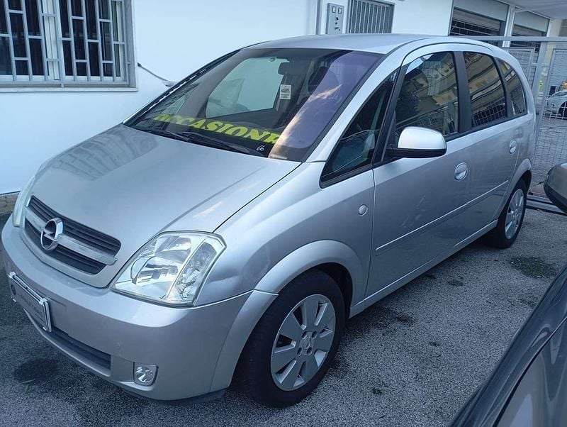 Usata Opel Meriva Enjoy 101 CV (74 kW) 2005 Grigio Monovolume