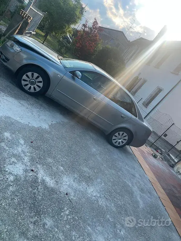 Usata Audi A4 140 CV (102 kW) 2005 Grigio Berlina