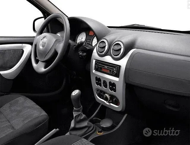 Usata Dacia Sandero 75 CV (55 kW) 2012 Grigio Utilitaria