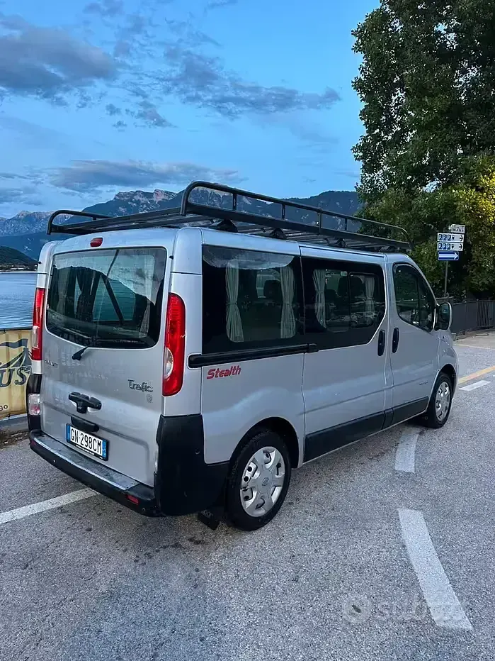 Usata Renault Trafic 114 CV (83 kW) 2008 Grigio Monovolume