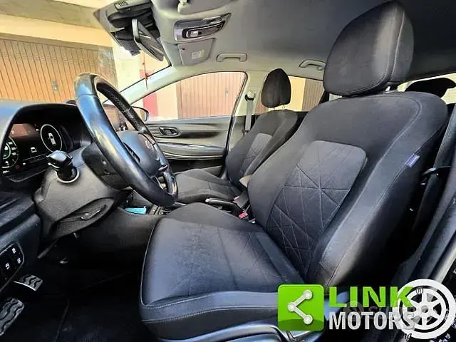 Usata Hyundai Bayon 101 CV (74 kW) 2021 Nero SUV