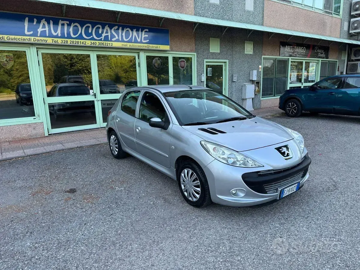 Usata Peugeot 206 60 CV (44 kW) 2011 Utilitaria