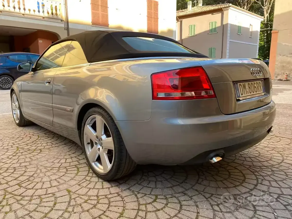 Usata Audi A4 Cabriolet S-Line 140 CV (102 kW) 2008 Grigio Cabrio