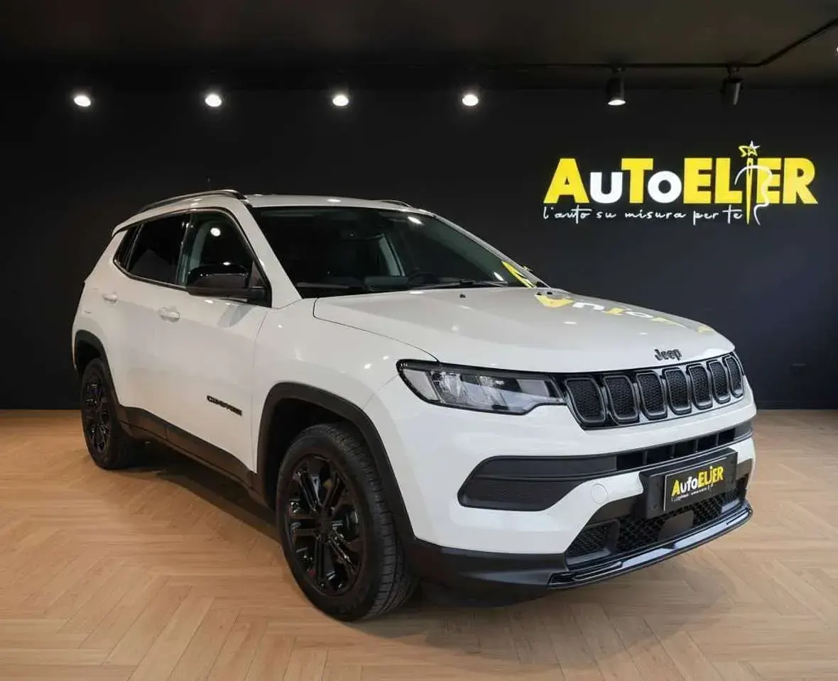 Usata Jeep Compass Night Eagle 131 CV (96 kW) 2022 Bianco SUV