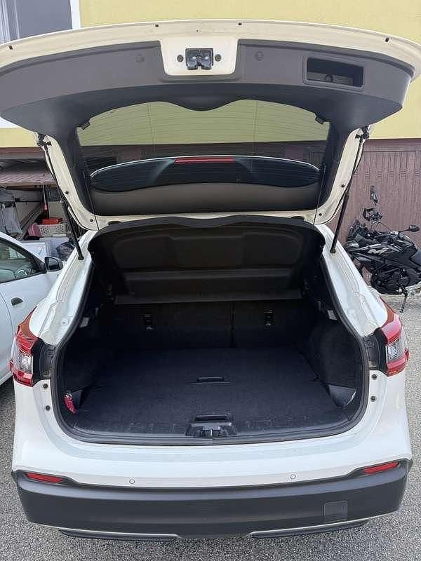 Usata Nissan Qashqai Tekna+ 131 CV (96 kW) 2017 Bianco SUV