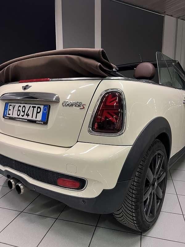 Usata Mini Cooper S Cabriolet 174 CV (127 kW) 2011 Beige Cabrio