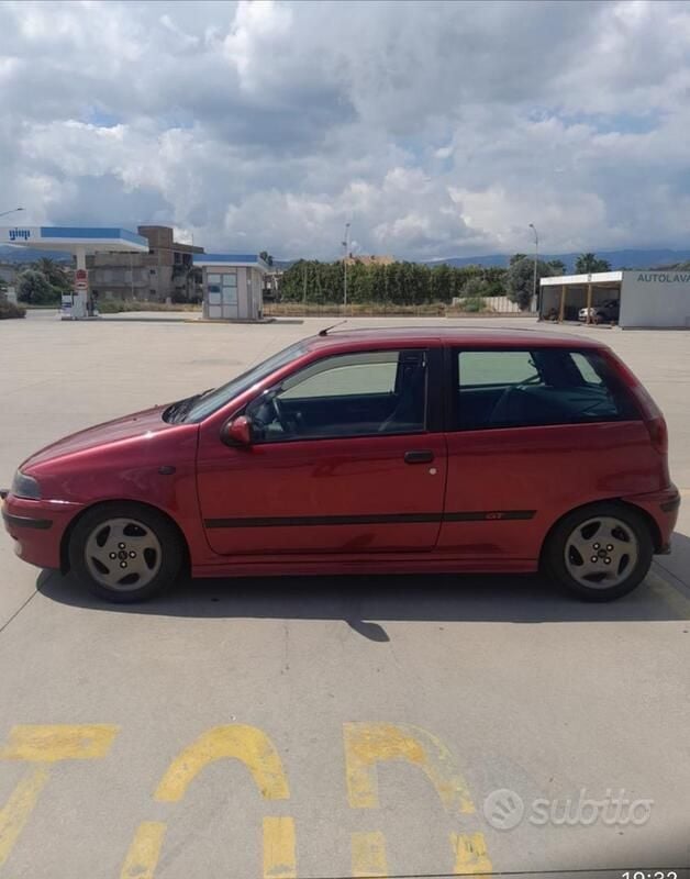 Usata Fiat Punto 133 CV (97 kW) 1995 Utilitaria