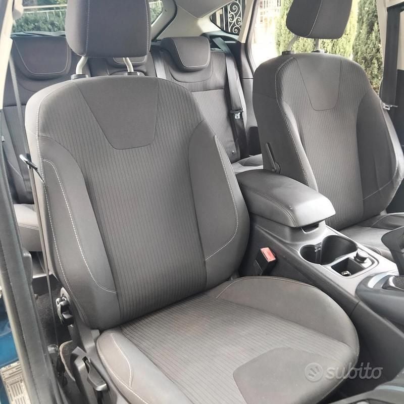 Usata Ford Focus Titanium 115 CV (84 kW) 2012 Blu Berlina