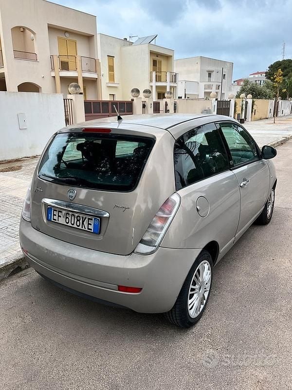 Usata Lancia Ypsilon 2011 Utilitaria