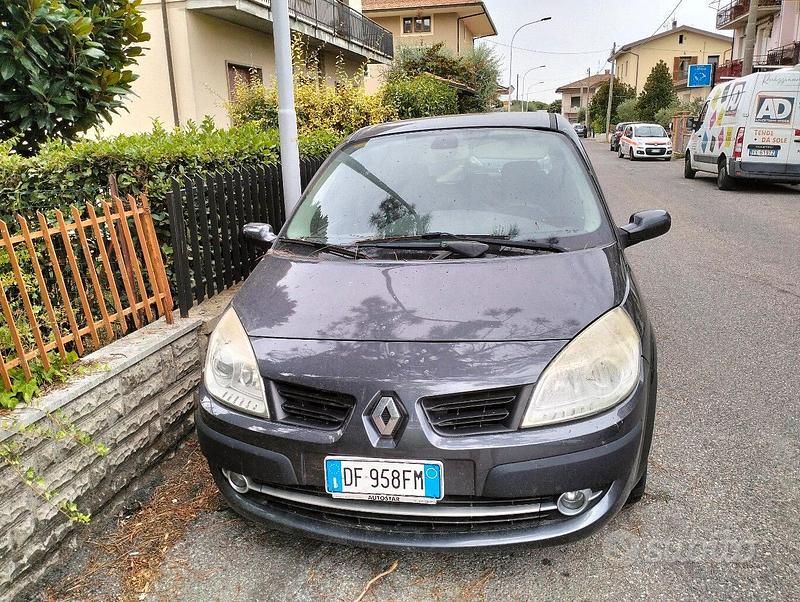 Nero Usata 2007 Renault Scénic II Monovolume | 2900 € (Cara) - Immagine 1/4