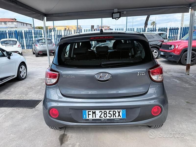 Usata Hyundai i10 Style 67 CV (49 kW) 2018 Grigio Utilitaria