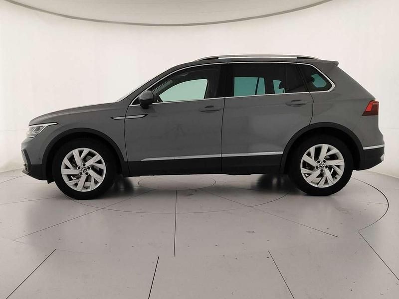 Usata VW Tiguan Elegance 150 CV (110 kW) 2021 Moonstone grey SUV