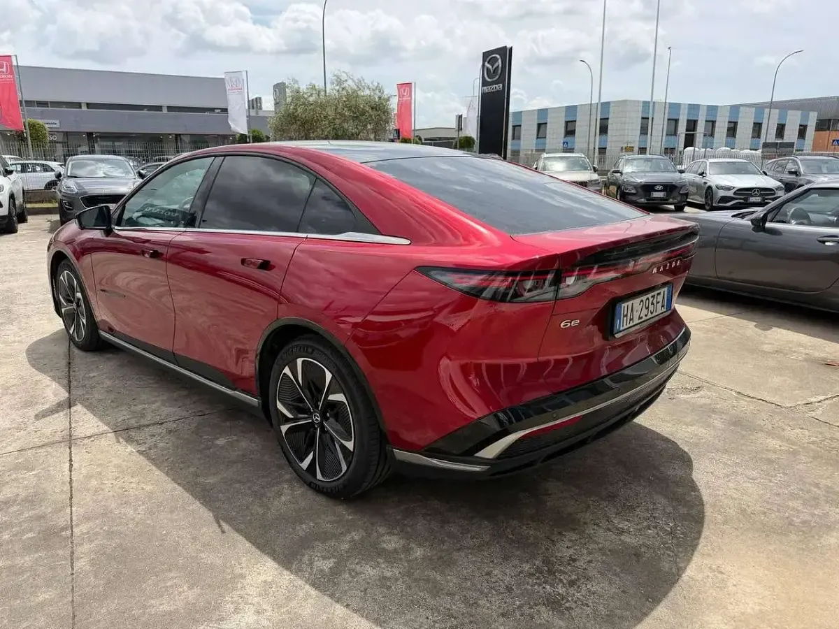 Usata Mazda 6e Takumi-Line 189 kW (258 CV) 2025 Soul crystal red Berlina