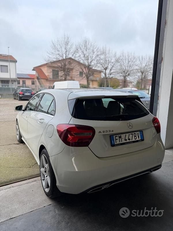 Usata Mercedes A200 Premium 135 CV (99 kW) 2017 Bianco Berlina