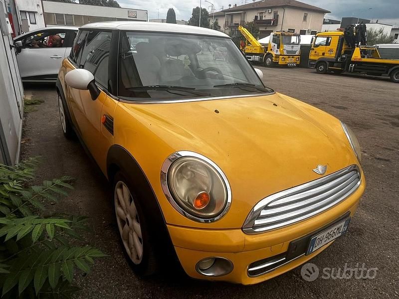 Usata Mini Cooper D 2006 Giallo Utilitaria