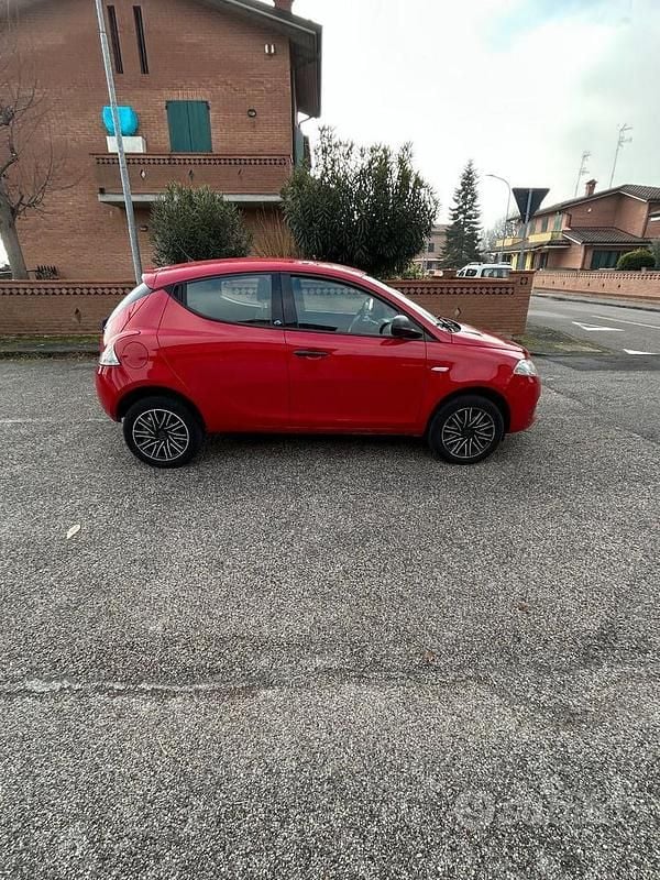Usata Lancia Ypsilon 2019 Rosso Utilitaria