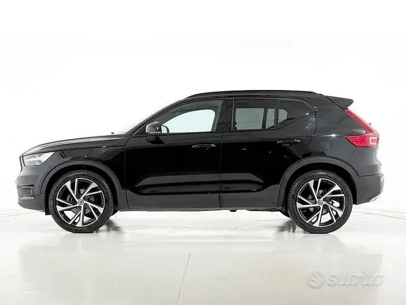 Usata Volvo XC40 R-Design 150 CV (110 kW) 2020 Nero SUV