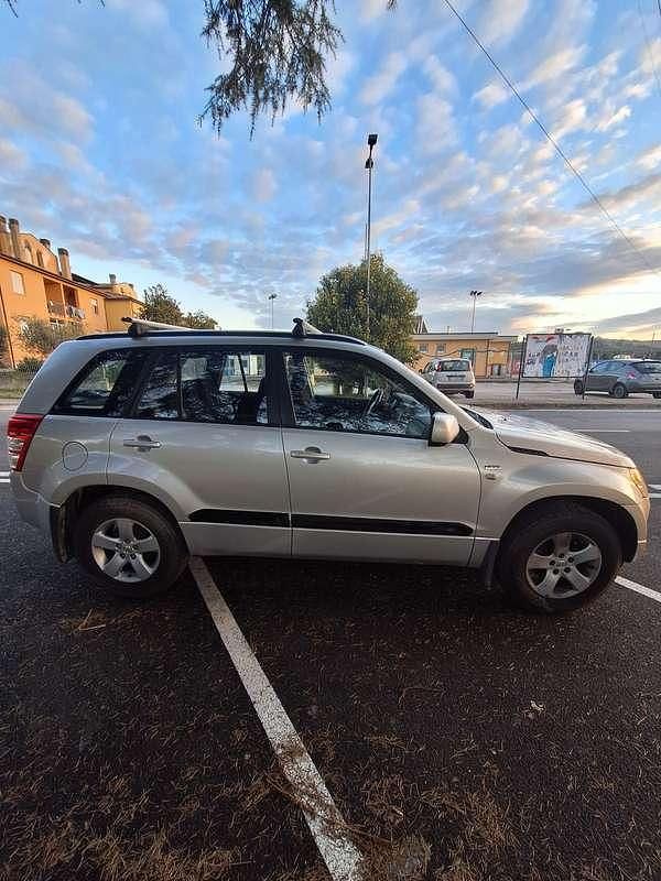 Usata Suzuki Grand Vitara 129 CV (94 kW) 2006 Argento SUV