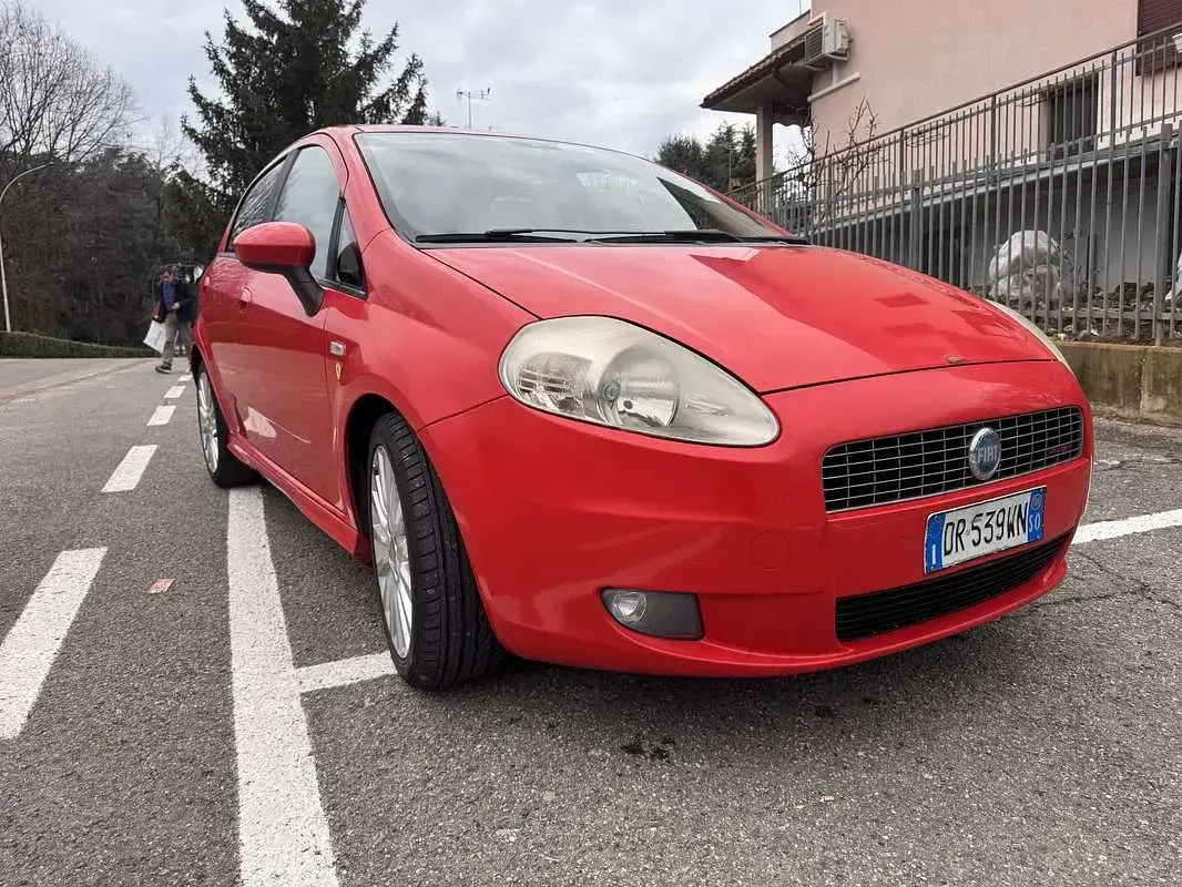 Usata Fiat Grande Punto Sport 131 CV (96 kW) 2008 Rosso Utilitaria
