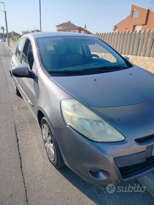 Usata Renault Clio II 75 CV (55 kW) 2010 Grigio Utilitaria