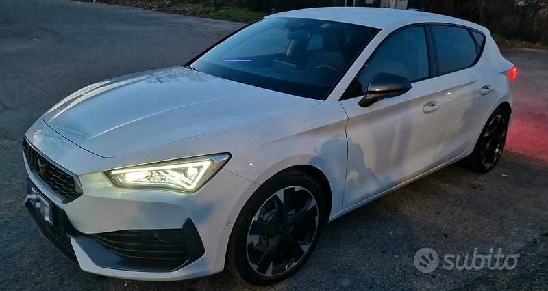 Usata Cupra Leon 190 CV (139 kW) 2024 Bianco Berlina