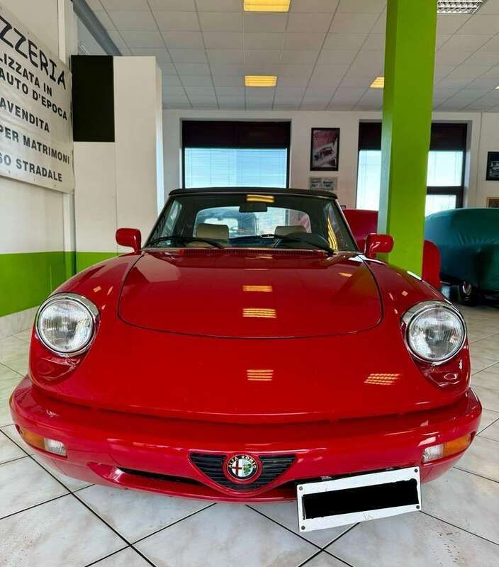 Usata Alfa Romeo Spider 106 CV (77 kW) 1990 Rosso alfa Cabrio