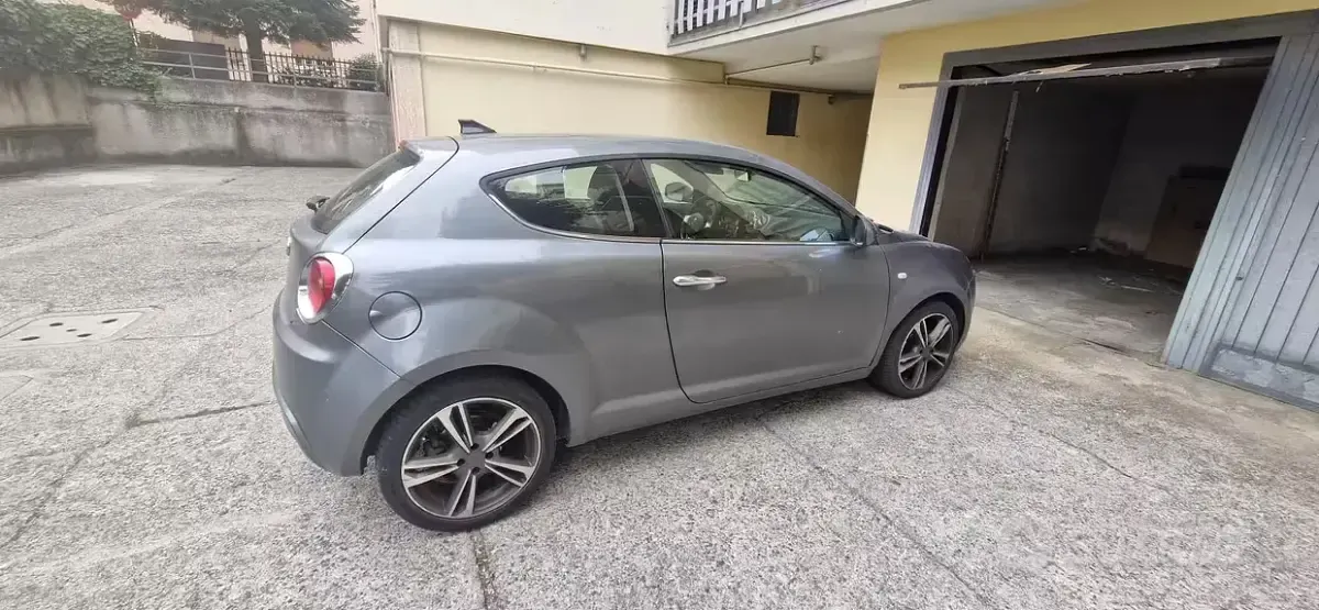 Usata Alfa Romeo MiTo 120 CV (88 kW) 2009 Nero Utilitaria
