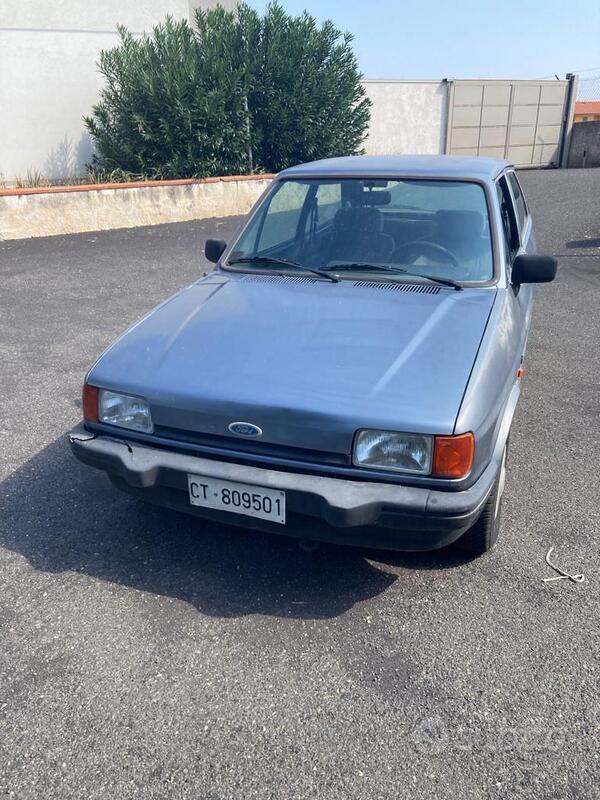 Usato 1988 Ford Fiesta 1.1 Benzin 49 CV (1.200 €)