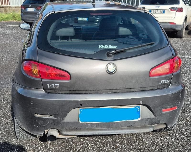 Usata Alfa Romeo 147 116 CV (85 kW) 2009 Grigio Utilitaria